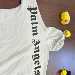 A size medium Palm angels hoodie Wore twice Feels brand new